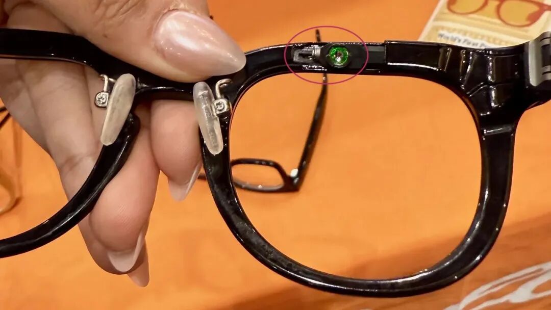 Halliday Glasses实机照片，展示轻薄镜框与隐形设计